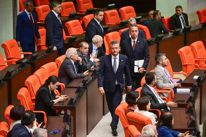 'Çerçeve yasa': 'Hayır' oyu kullanacağını açıklayan Yeni Parti milletvekilleri kimler?