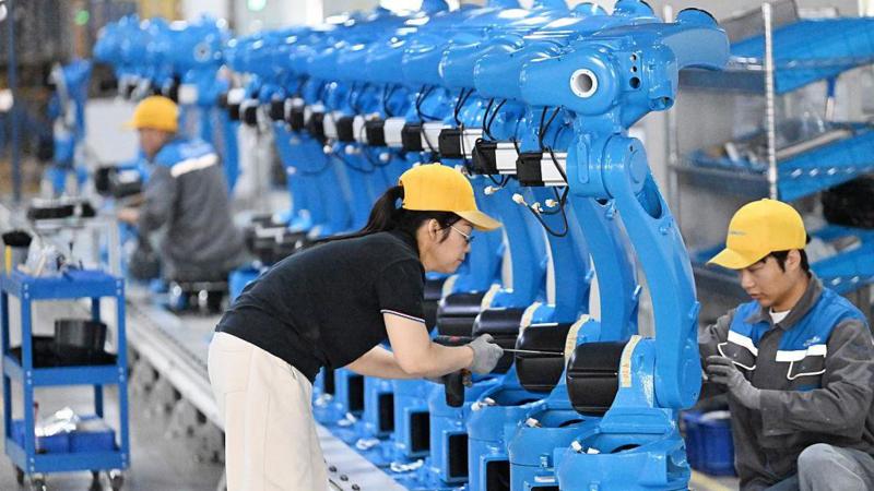 Çin'in sessiz 'makine devrimi': Fabrikalarda çalışan milyonlarca robot işçi