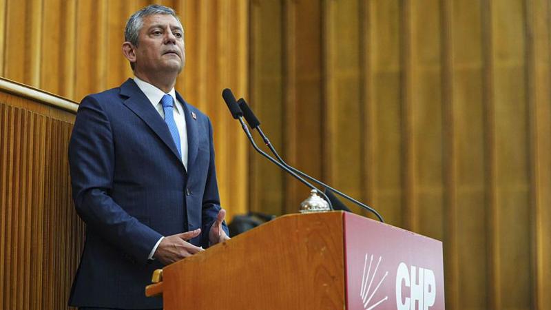 Özgür Özel CHP'de son grup toplantısını yapıyor