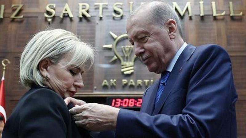 CHP'den istifa edip AKP'ye katılan Nimet Özdemir kimdir?