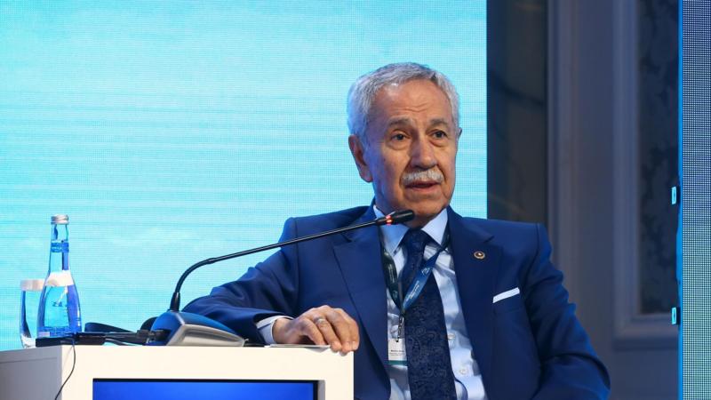 Bülent Arınç'tan fon krizi açıklaması: 'Hepsi teşhir edilmeli'