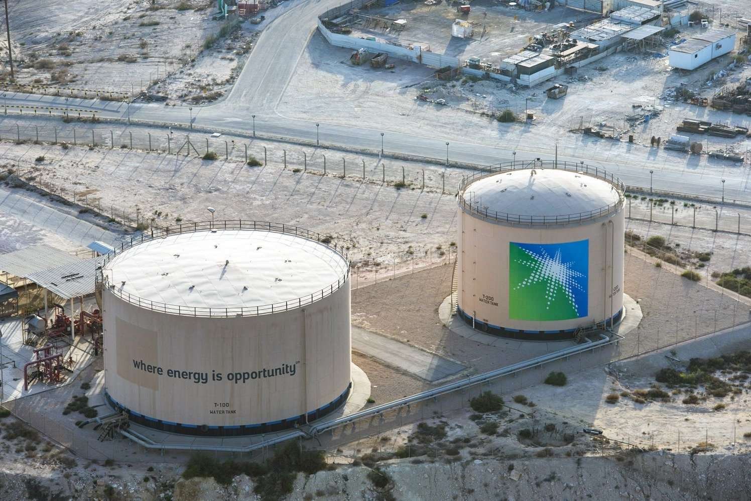 Husiler Riyad'daki Aramco tesisini hedef aldıklarını açıkladı