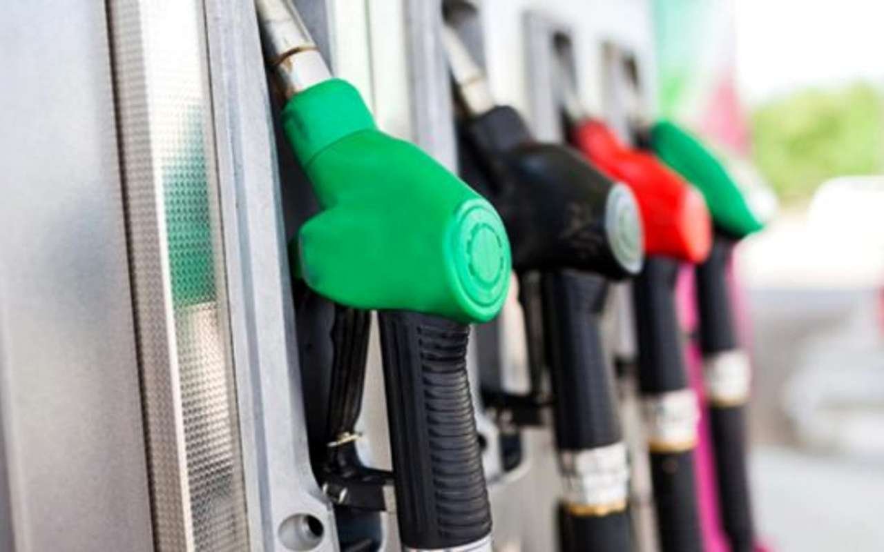 Motorine zam geldi, benzine indirim yapıldı