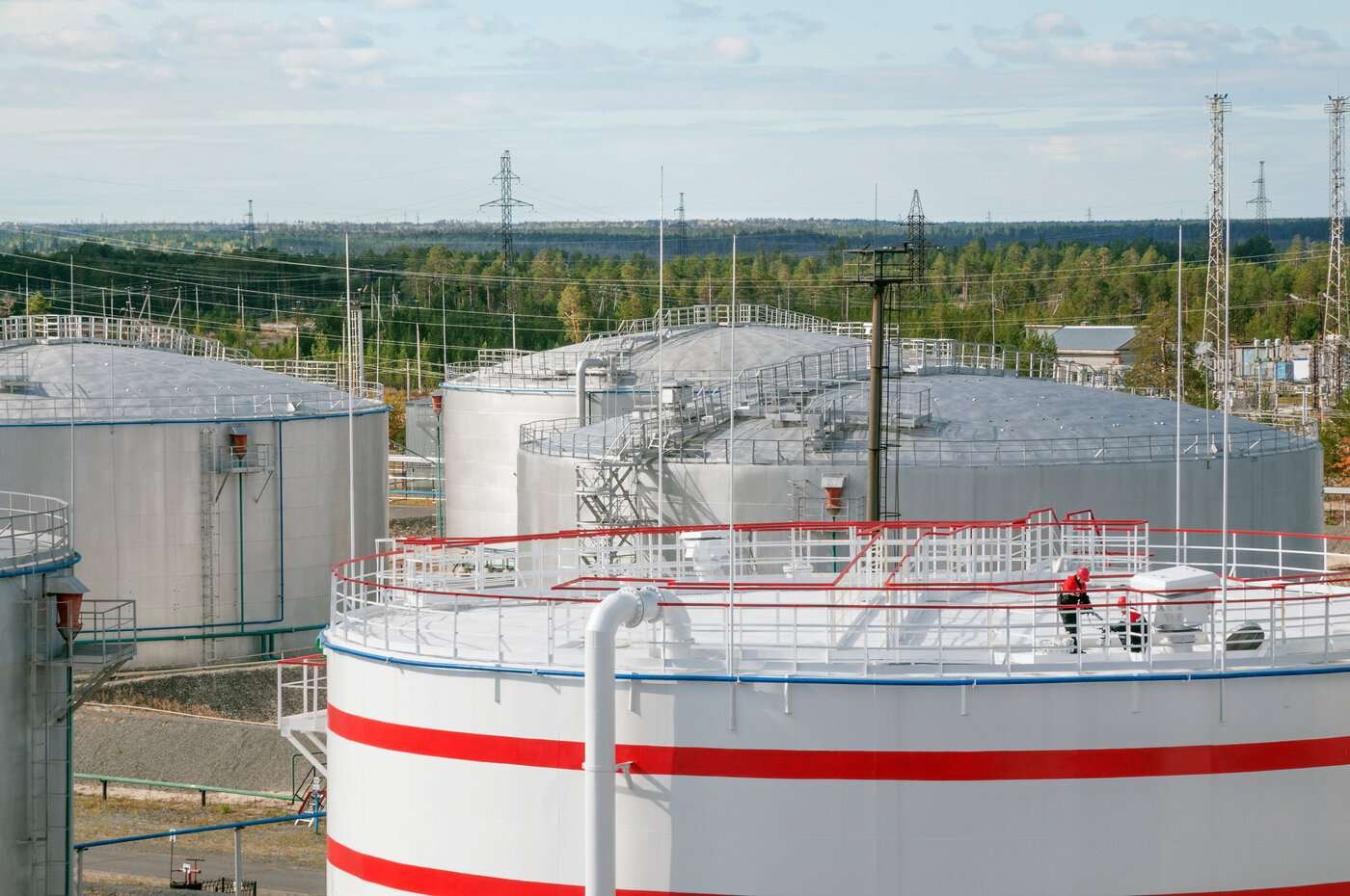 IEA'dan petrol piyasalarına yeni müdahale mesajı: 400 milyon varilin üzerinde rezerv serbest bırakılacak