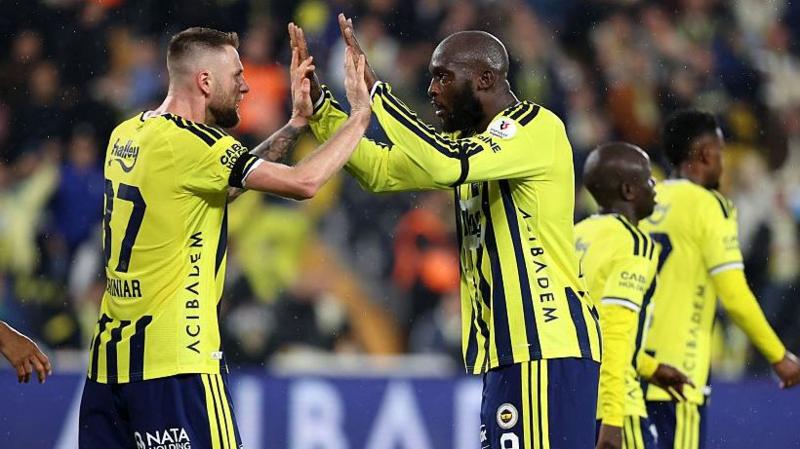 Fenerbahçe, Şampiyonlar Ligi'nde evinde Slavia Prag'ı ağırlayacak