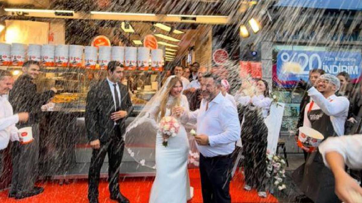 Midyeci Ahmet muradına erdi sözünü tuttu: 10 gün 10 gece her şey bedava