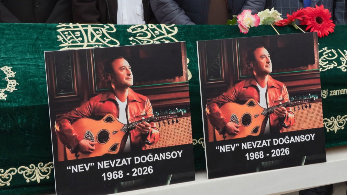 Şarkıcı Nev son yolculuğuna uğurlandı: Süleyman Soylu da cenazeye katıldı