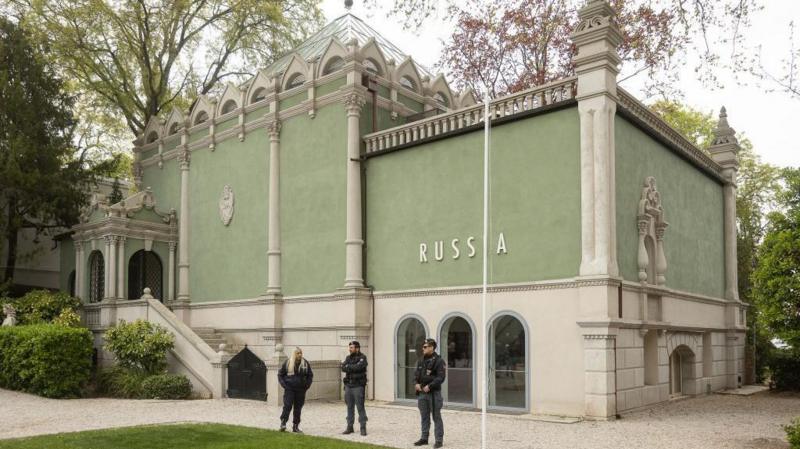 Venedik Bienali'nde Rusya ve İsrail gerilimi, jüriden toplu istifa
