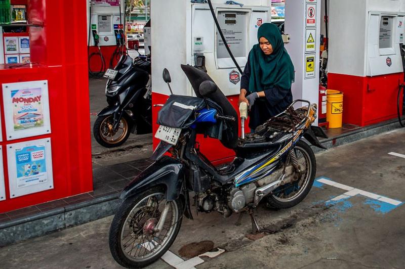 Trump'ın kara operasyonu sinyali sonrası petrol fiyatı 115 doları gördü