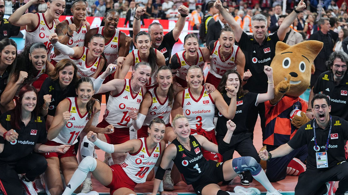 Filenin Sultanları Avrupa Şampiyonu! (İtalya 2-3 Türkiye voleybol maçı)