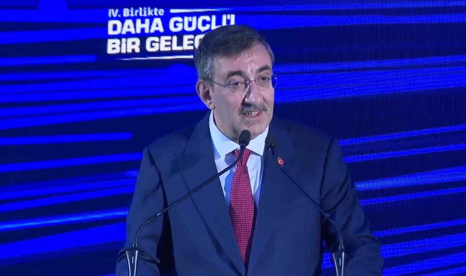 Cumhurbaşkanı Yardımcısı Yılmaz: Cari açığı gelecek yıl yüzde 2'nin altına taşımayı hedefliyoruz