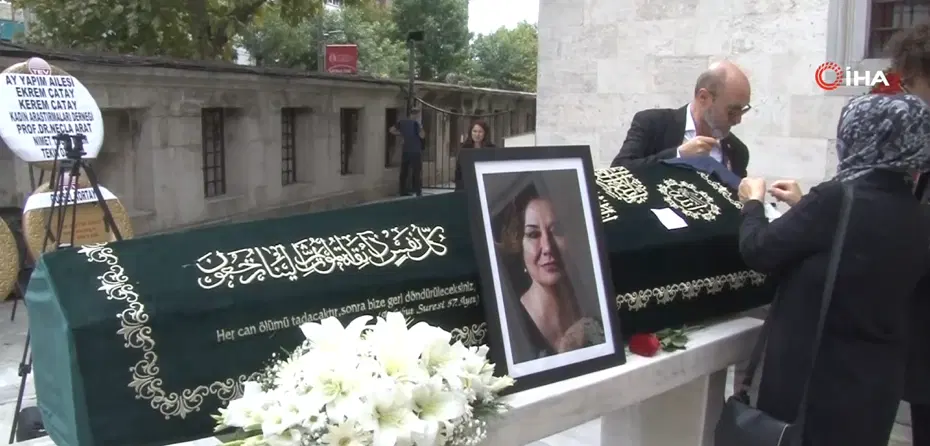 Oyuncu Gülsen Tuncer son yolculuğuna uğurlandı