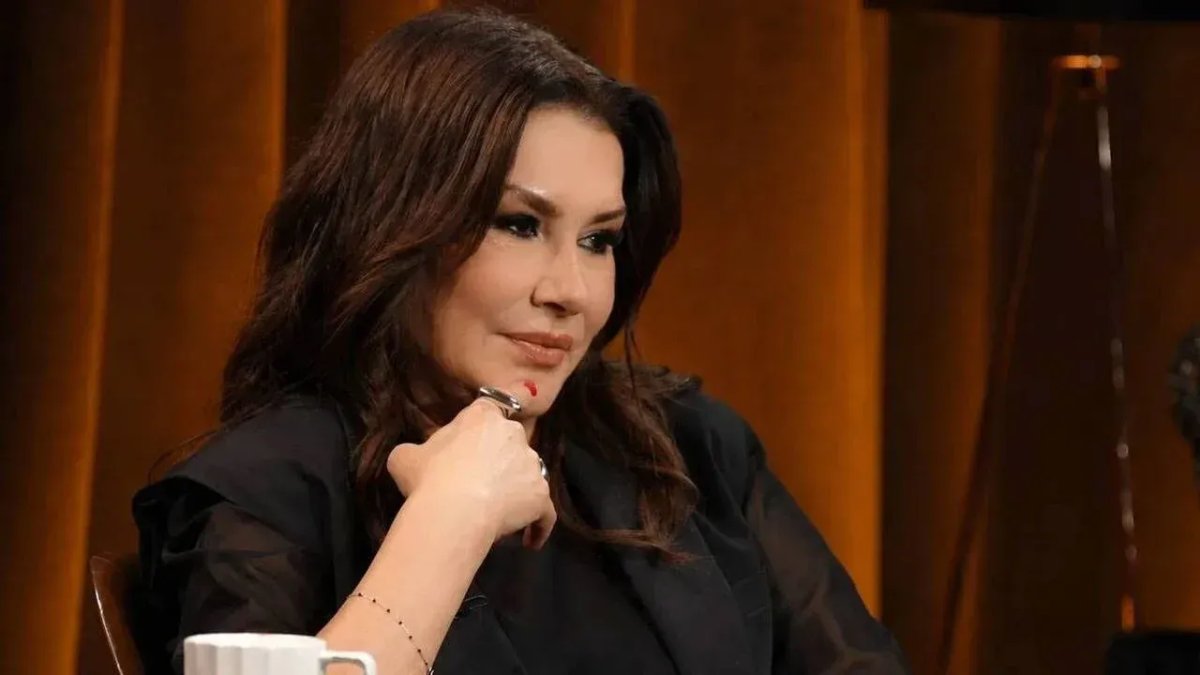 Deniz Seki'den yürek yakan paylaşım: "Bugün annemsiz üçüncü yıl!"