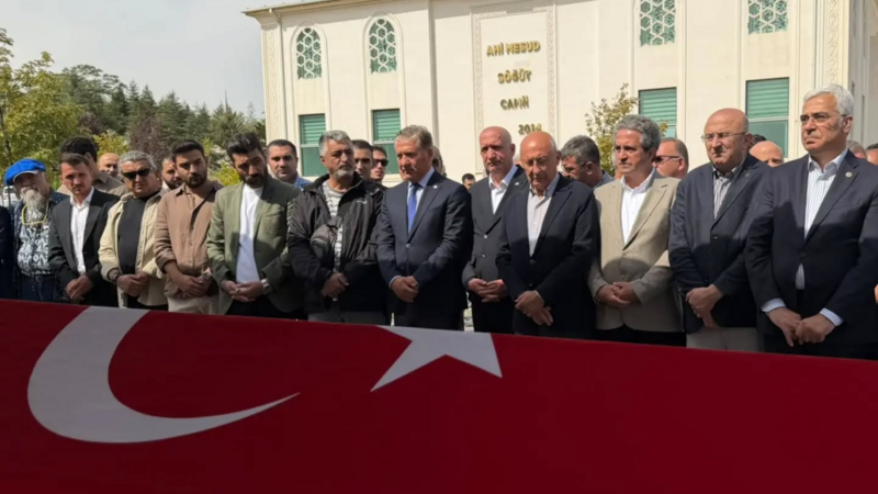 Ali Şekeroğlu: AYM önündeki eylemde intihar eden polis memuru için cenaze töreni düzenlendi