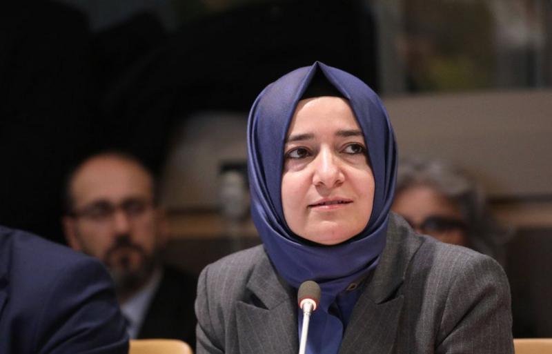 Fatma Betül Sayan Kaya AKP Genel Başkan Yardımcılığından istifa etti